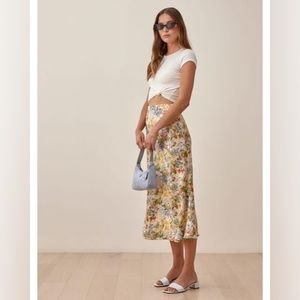 NWOT Never worn Reformation Bea midi skirt
